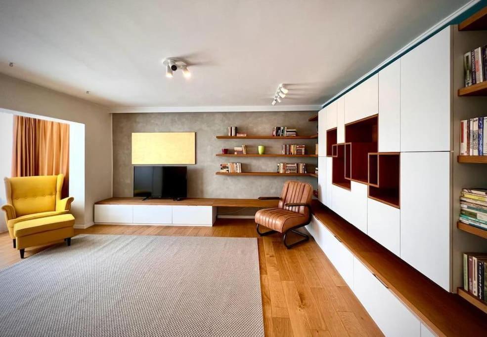 Bright And Modern Home ティミショアラ エクステリア 写真